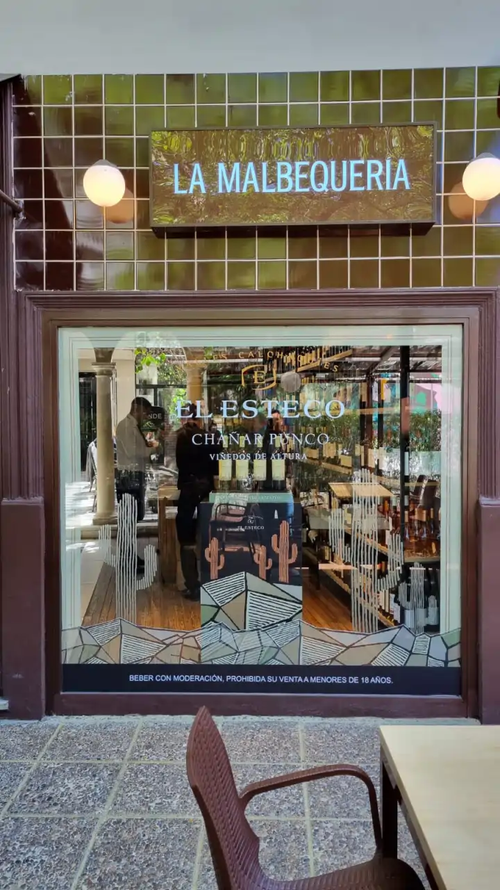 Foto de Vidriera de Vinoteca