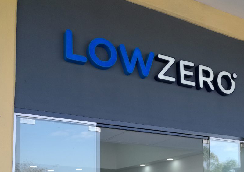 diseño de marca low zero construcción del logo proceso